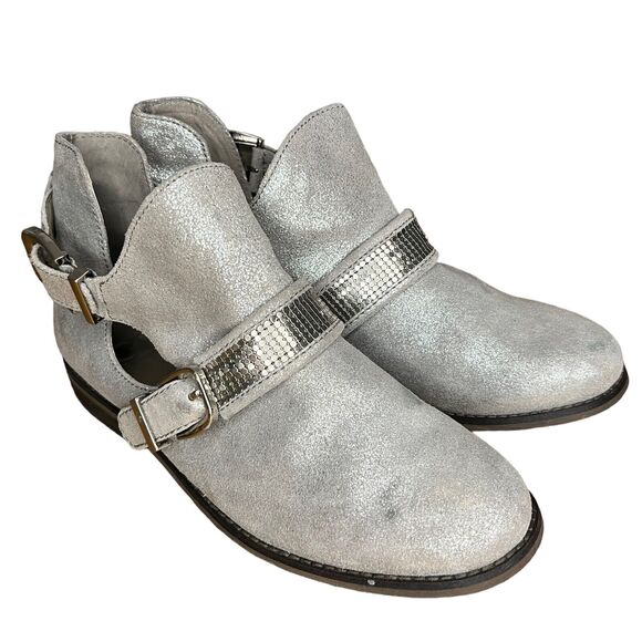 Gianni Bini Rock-Steady Silver Metallic Strap Leather Ankle Boots size 9M - Picture 1 of 5